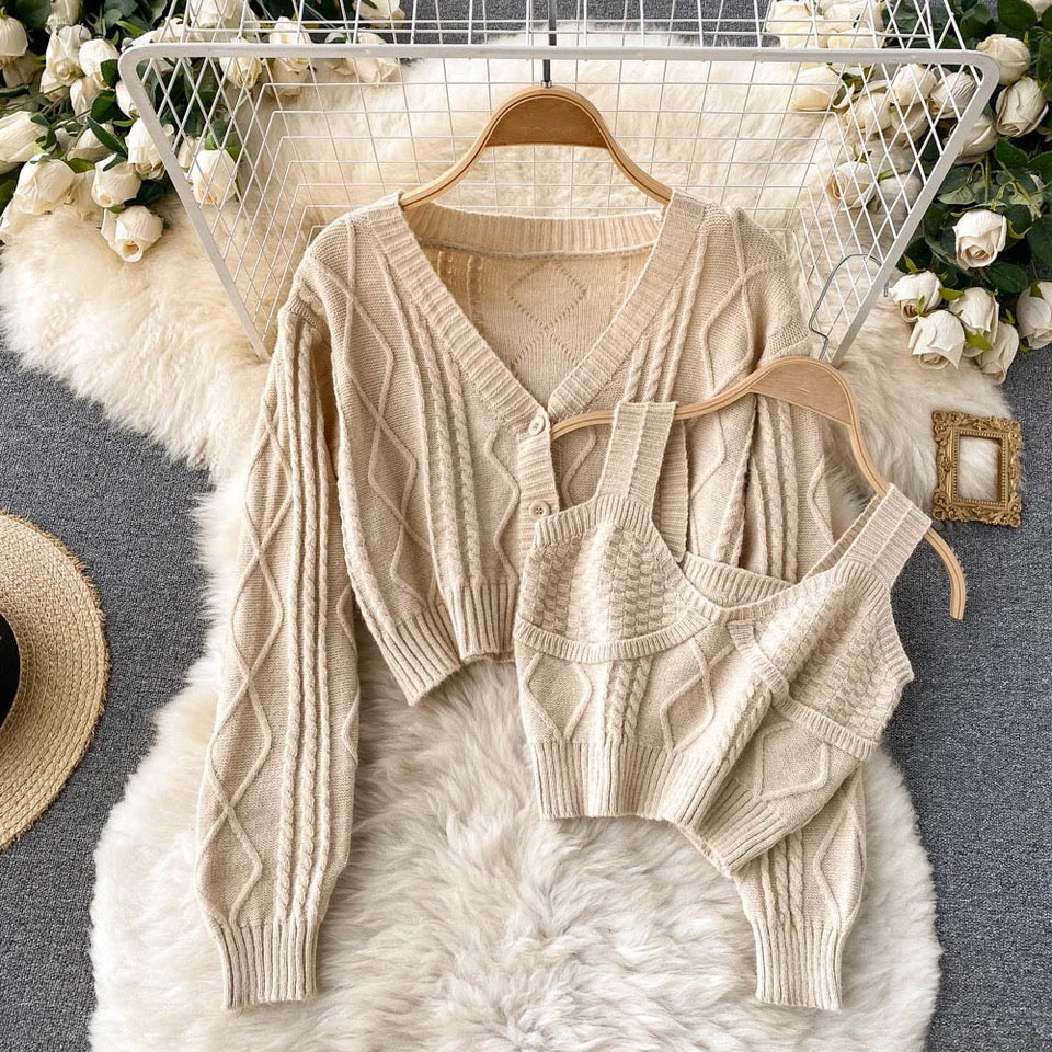 Cyra Premium Woolen Sweater Set In Brown