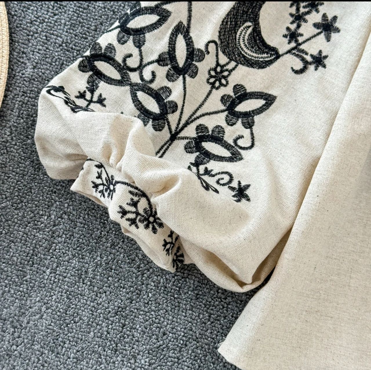 Teo Embroidered Summer Top In Beige