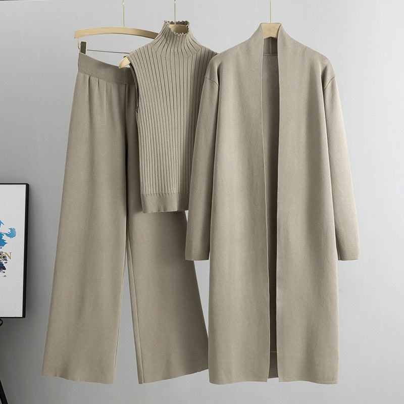 Aubrey Luxe Winter Coord Set with Cape In Black