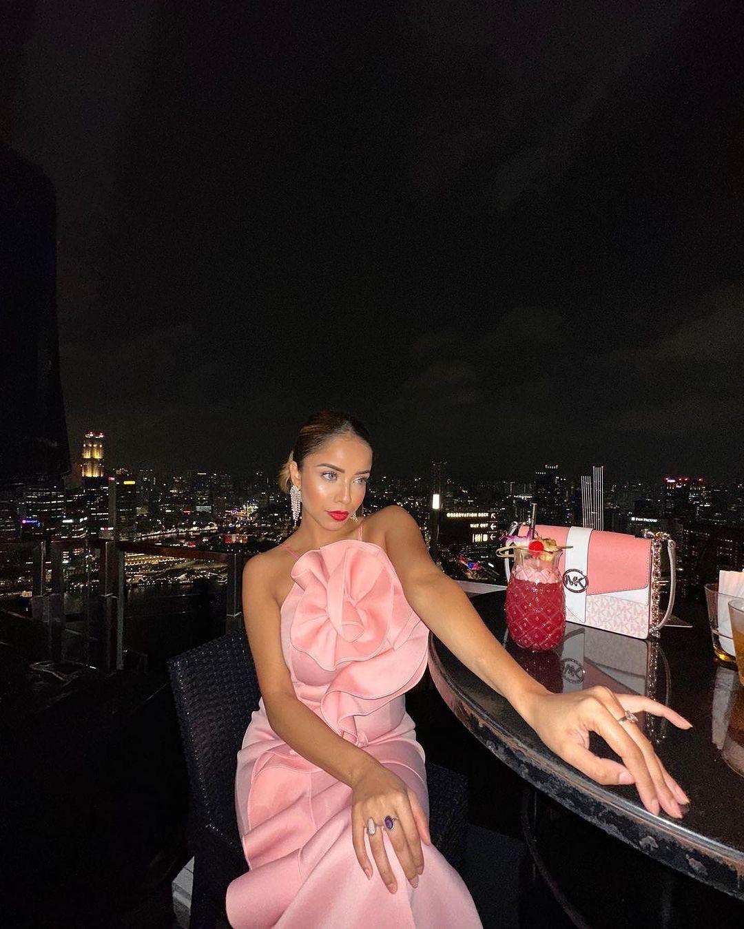 Abigail Statement Dress In Pink