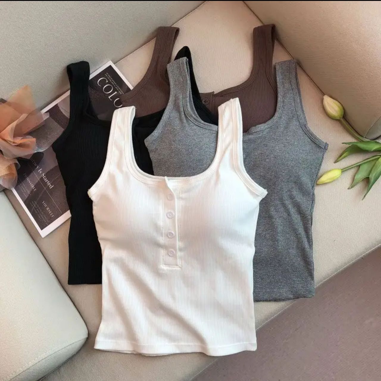 Junia Statement Summer Top In White