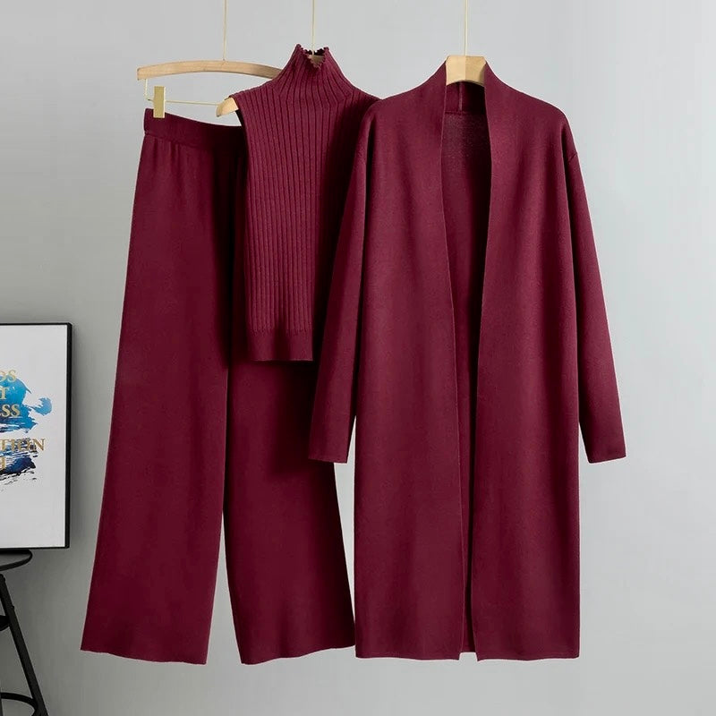 Aubrey Luxe Winter Coord Set with Cape In Black