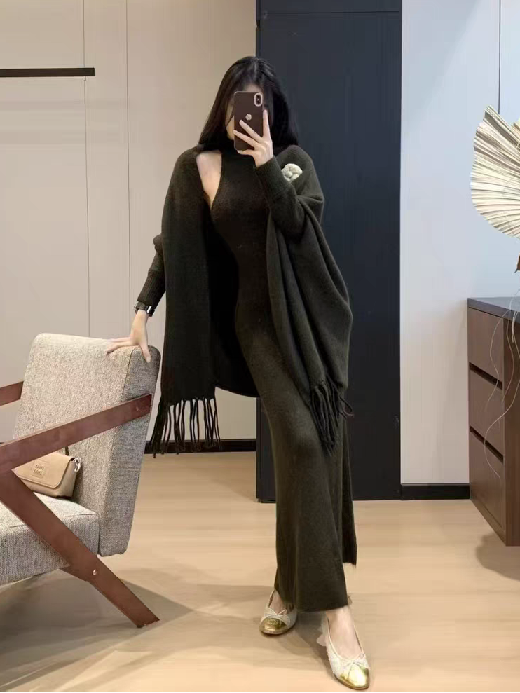 Clelia Luxe Dress With Cape